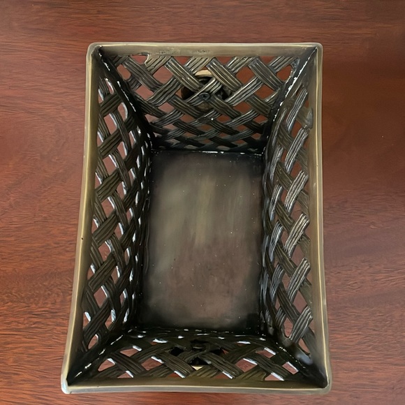 BRASS BASKETWEAVE TABLEWARE DECOR - Picture 4 of 10